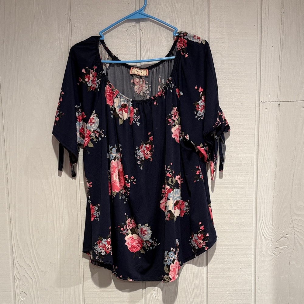 C’est La Vie Floral Navy Women's Top